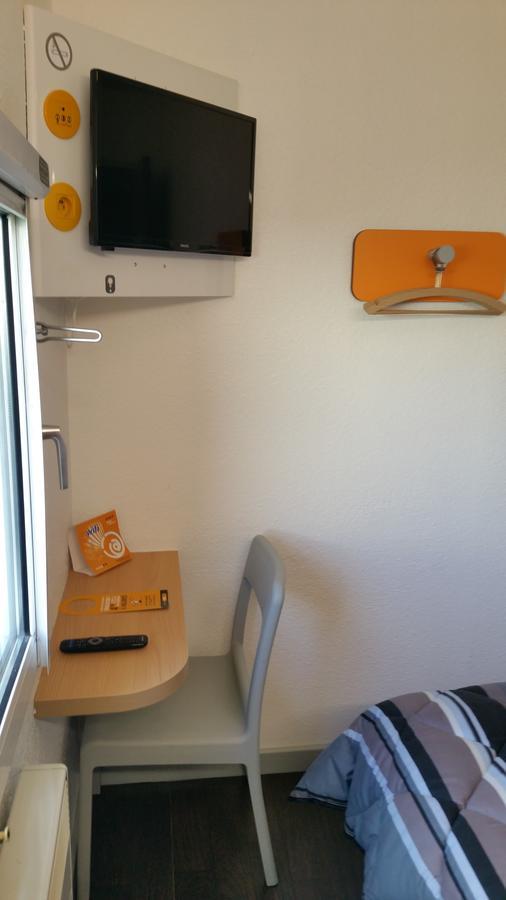 hotelF1 Lyon Isle D'Abeau Ouest St Exupery Saint-Quentin-Fallavier Exterior foto